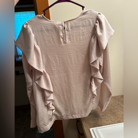H&M Top with Ruffles - Picture 4 of 4